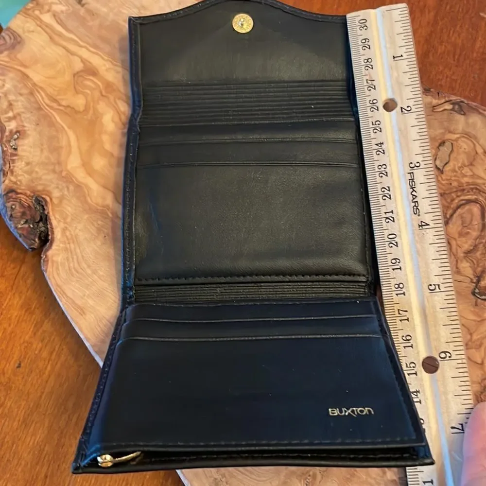 NEW. Buxton Small Leather Wallet